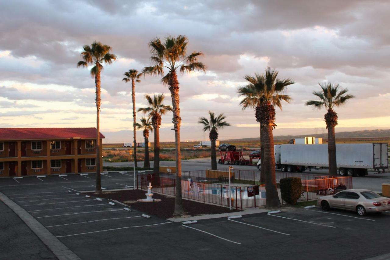Vagabond Inn Buttonwillow I-5 Exit 253 Bakersfield Exterior foto